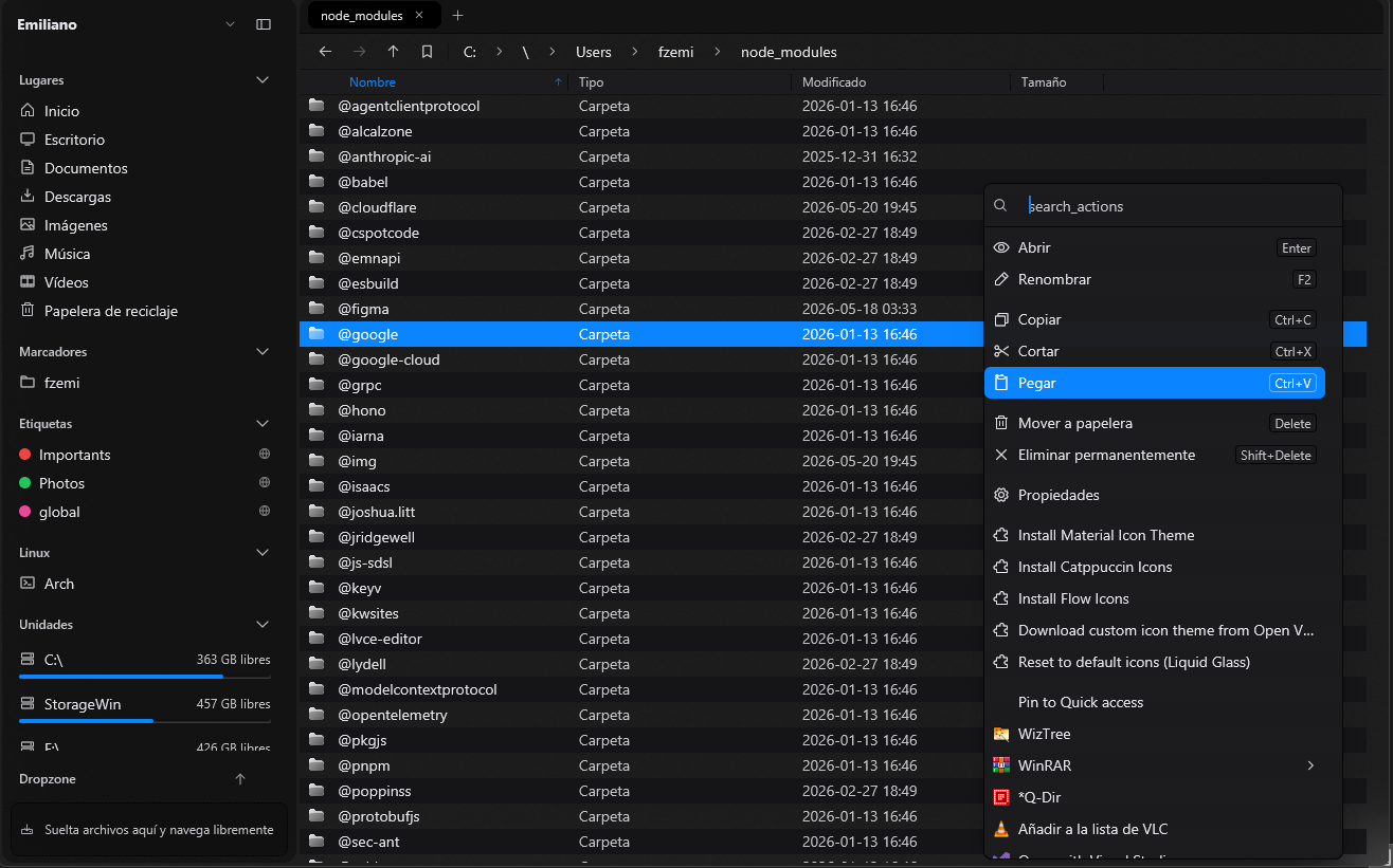Atlas file manager showing a Windows file-management workspace
